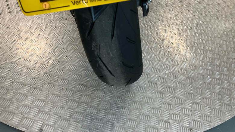 Honda CB750 Hornet (25MY)